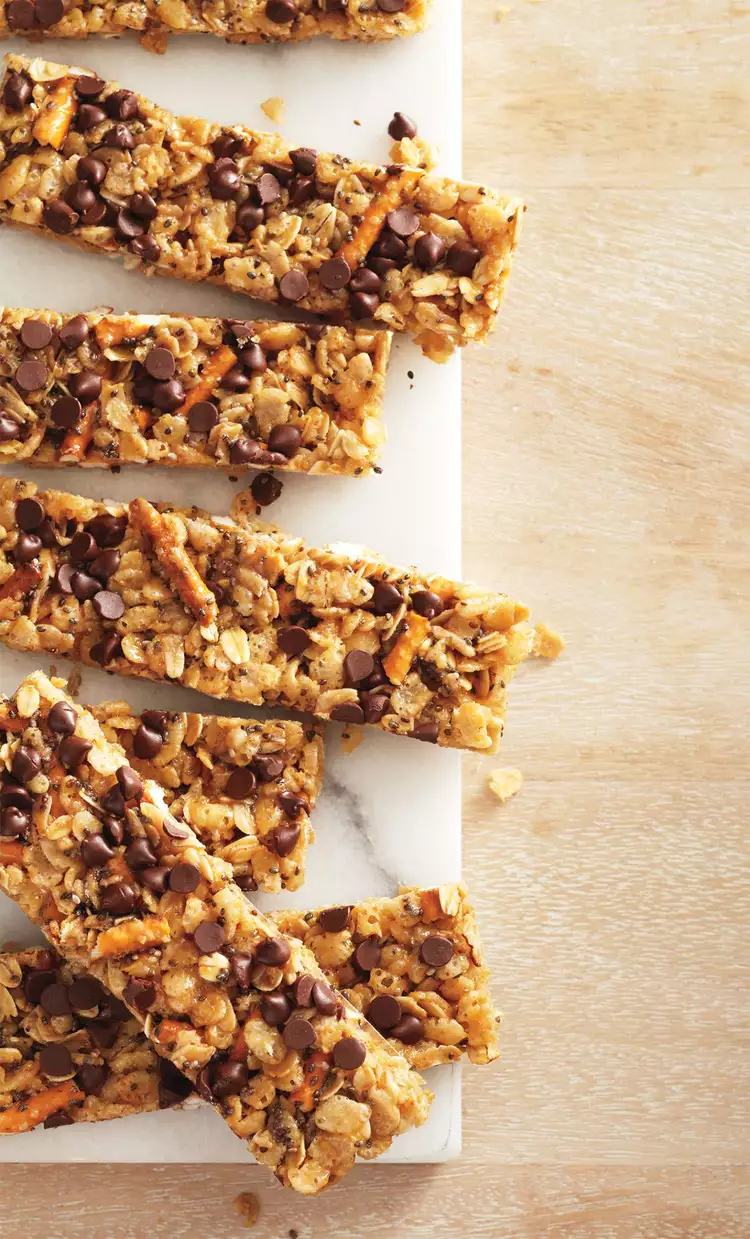 Chocolate-Peanut Butter Granola Bar