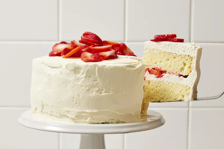 Japanese Christmas Cake Is Filled with Fluffy Whipped Cream and Strawberries