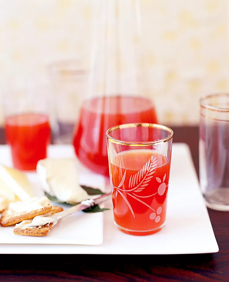 Make This Refreshing Apple Cider Punch for a Taste of Fall