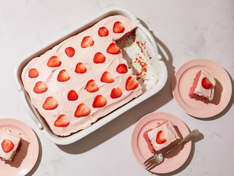 How to Make the Perfect Fresh Strawberry Sheet Cake