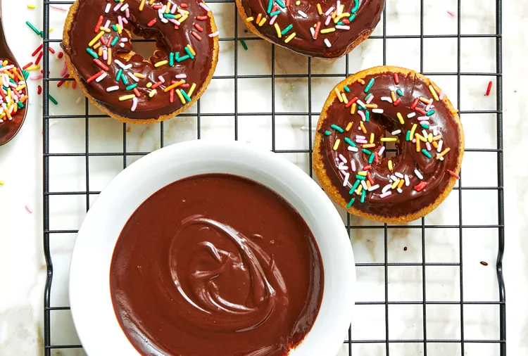 Here's the Best Chocolate Glaze Recipe For Cakes, Cookies, Donuts, and More