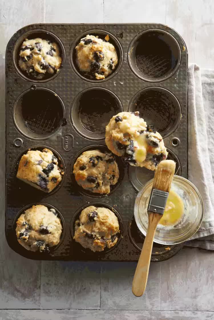 How to Make Homemade Blueberry Muffins