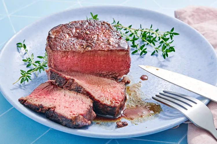 How to Cook Filet Mignon for a Gourmet Meal at Home