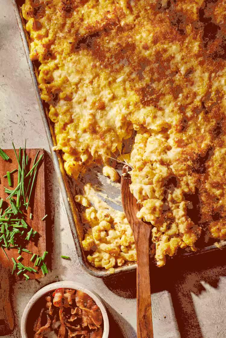 Sheet-Pan Pumpkin Mac and Cheese Is the Cozy Dinner You Need to Try