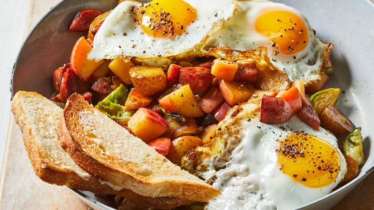 Apple-Kielbasa Hash