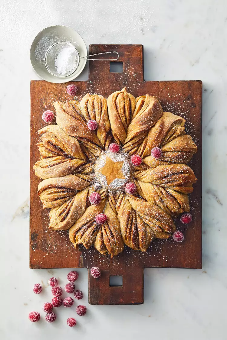 Gingerbread Cinnamon Rolls