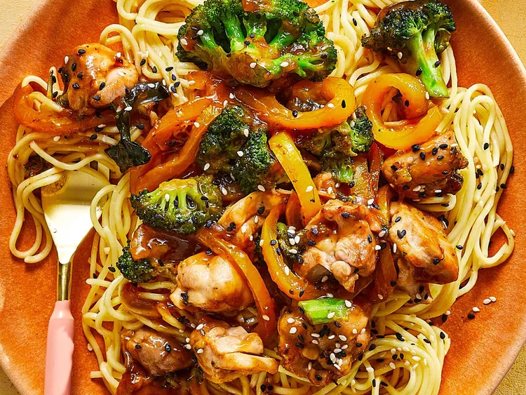 Stir Fry Spaghetti Is the Innovative Culinary Creation You Won't Get Tired Of