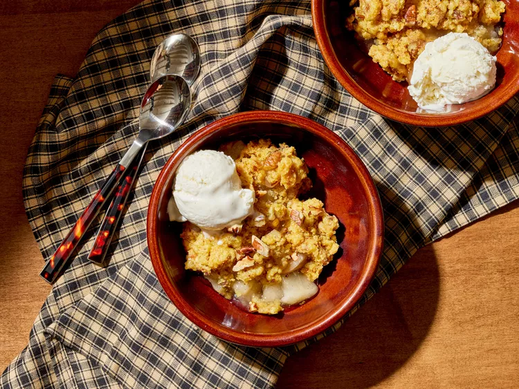 Slow Cooker Apple Dump Cake Is the Easiest Dessert You'll Make This Fall