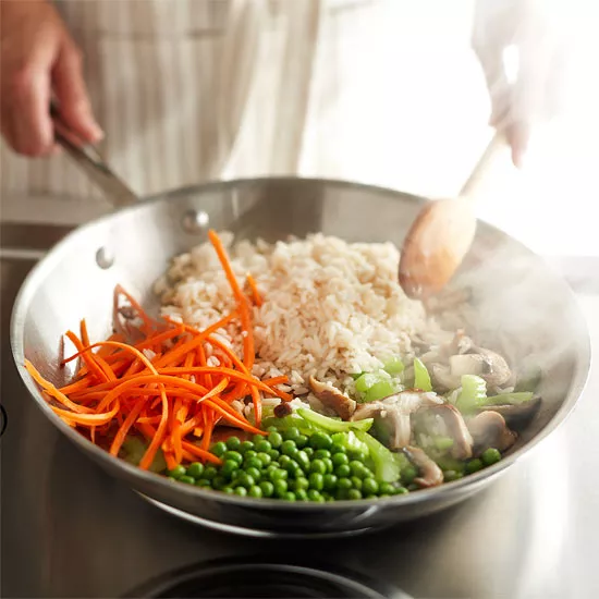 How to Stir Fry Food at Home That’s as Delicious as Takeout