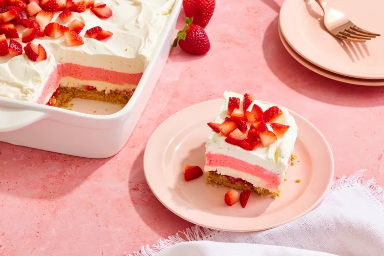 Strawberry Delight Is the Retro No-Bake Dessert You Should Make This Summer