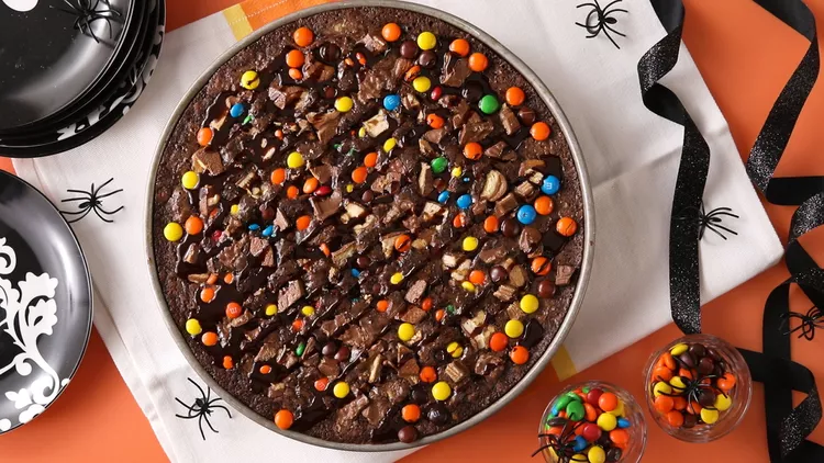 Halloween Brownie Pizza