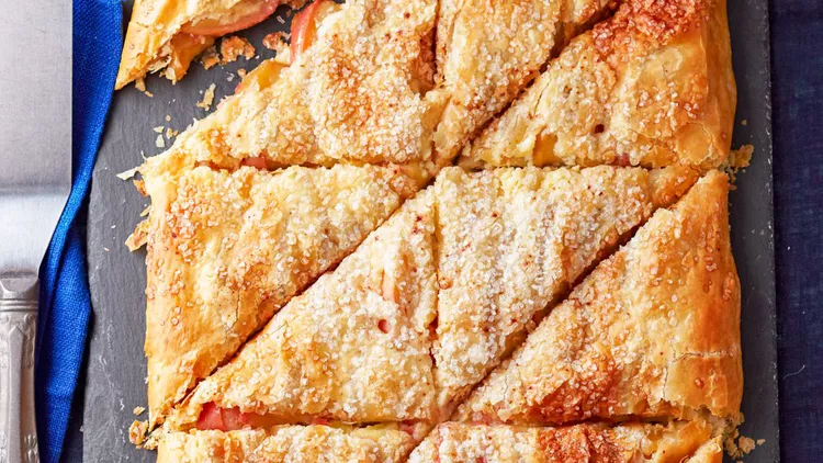 Apple-Cheese Danish