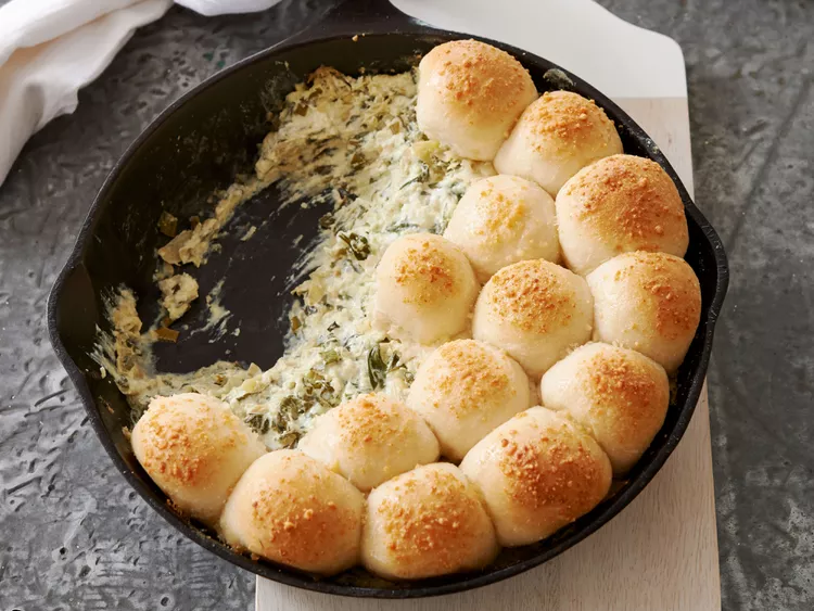 How to Make Crowd-Pleasing Cheesy Skillet Artichoke Dip