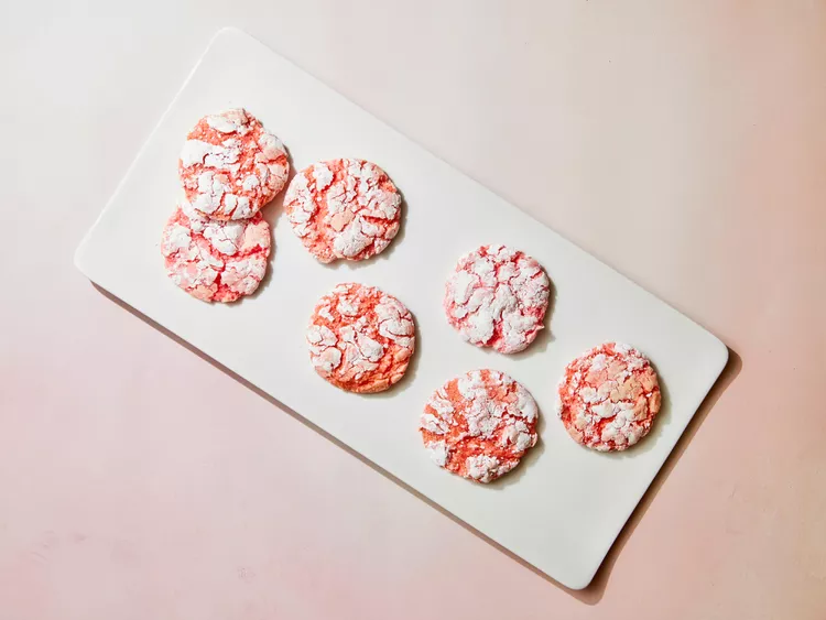 3-Ingredient Strawberry Fluffies Are The Easiest Cake Mix Cookies I've Made