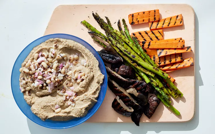 Black-Eyed Pea Hummus Is a Flavorful Twist on the Classic