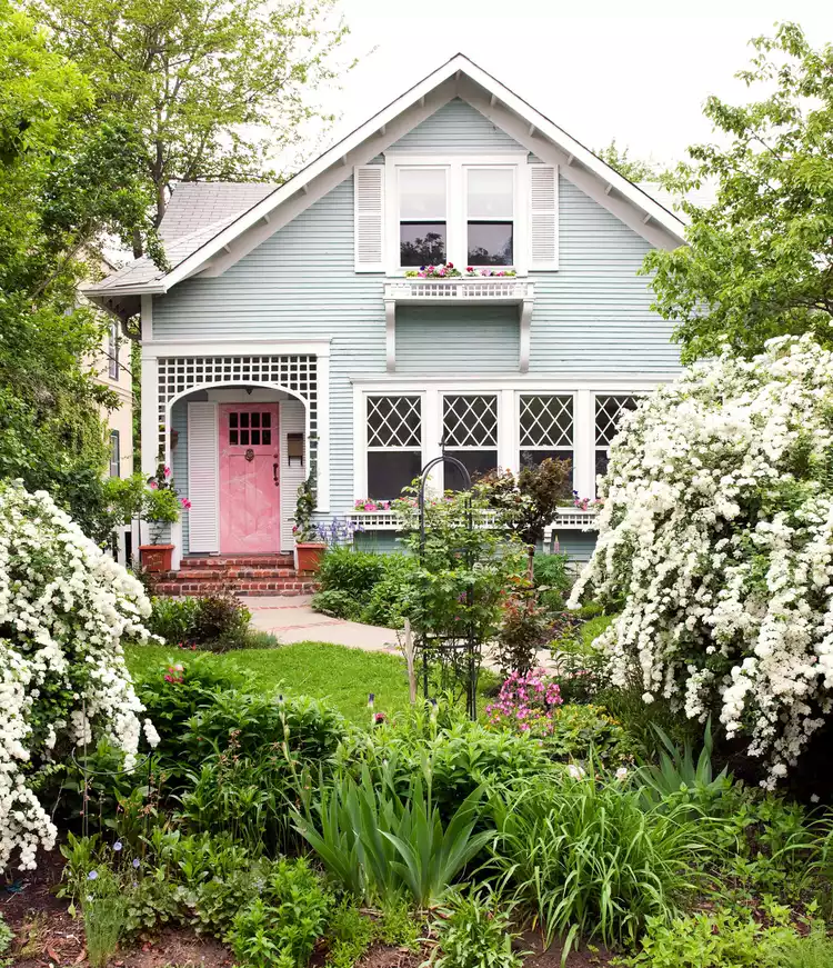 8 Small Front Yard Landscaping Ideas to Make the Most of Your Space