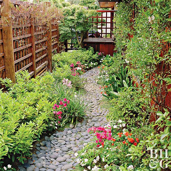 13 Clever Side-of-the-House Landscape Solutions 