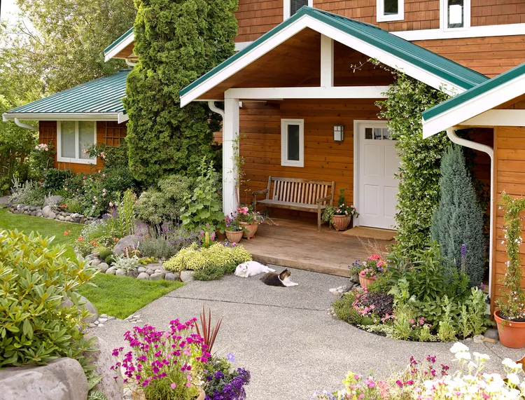 How to Landscape Front Yards and Entryways to Maximize Curb Appeal