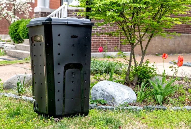 Make This Super-Easy DIY Compost Bin in a Flash