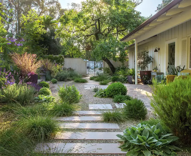 This Gravel Garden Is Just as Gorgeous as a Plant-Packed Landscape