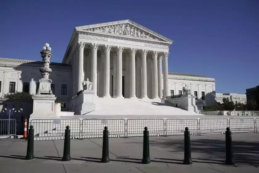 Supreme Court wipes out anti-corruption law that bars officials from taking gifts for past favors