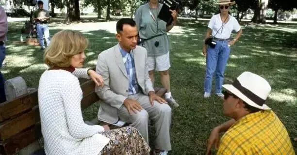 ‘Forrest Gump’ Stars Tom Hanks & Robin Wright Reunite For ‘Here’