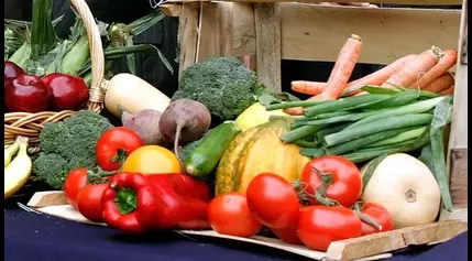 ‘Food insecurity is everywhere:’ Produce giveaway brings in a crowd