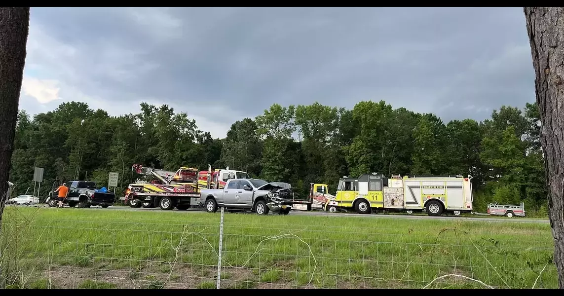 Seven car collision closes traffic on Hwy 204 westbound in Gateway Blvd. area