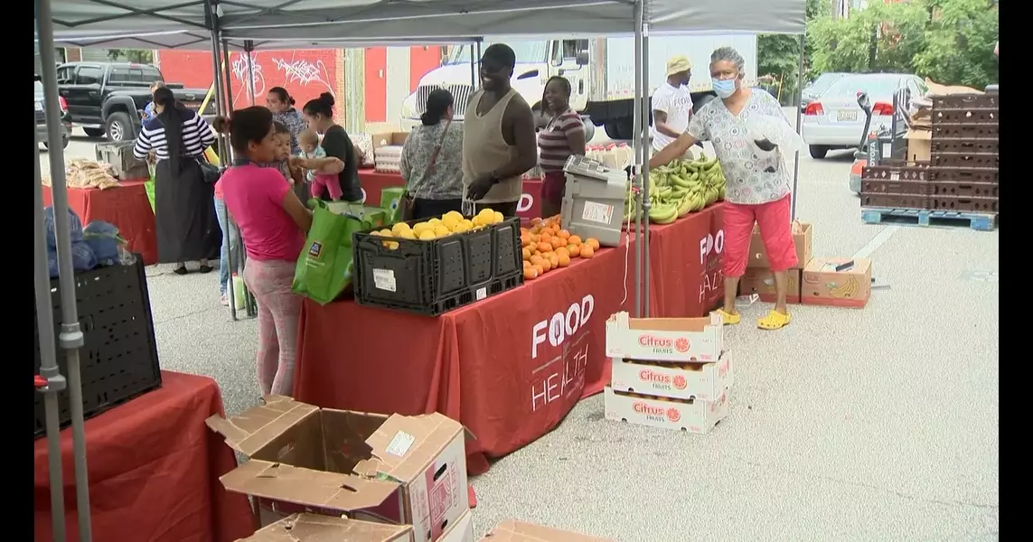 ‘We look at food as medicine:’ Health care organizations distributes fresh food to those in need