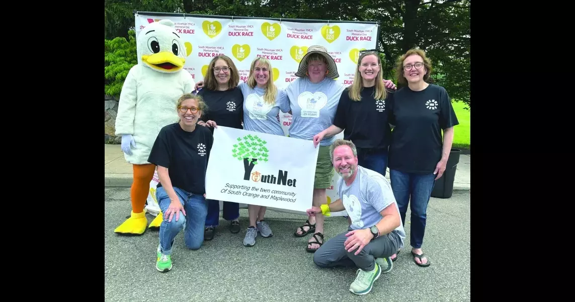 Duck Race raises more than ,000 for local kids, families