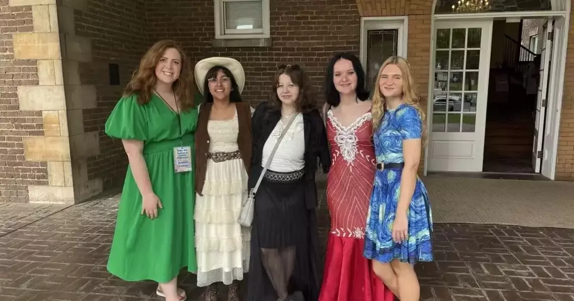 4-H members compete in regional fashion show