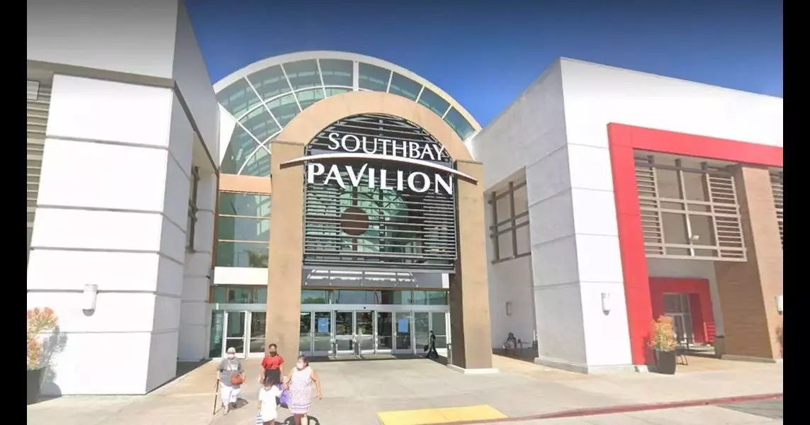 SouthBay Pavilion Mall in Carson closes after dozens of kids allegedly set off fireworks inside