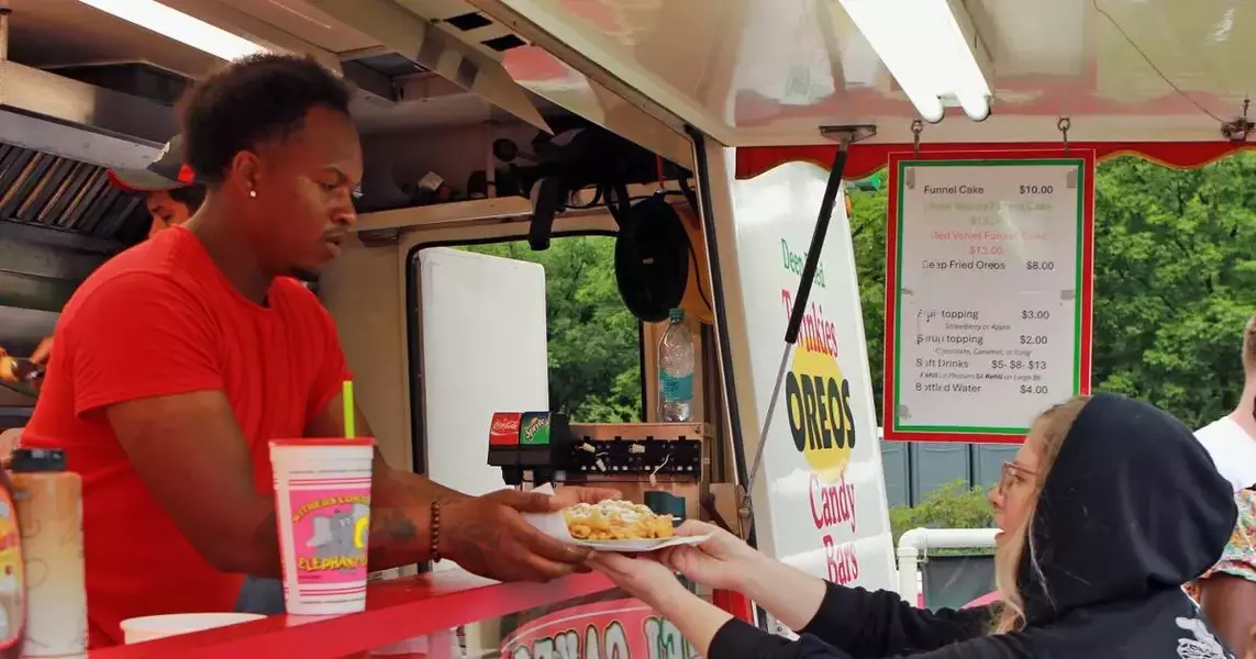 Three Rivers Festival attendees satisfy food cravings at spacious Junk Food Alley