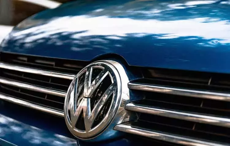 Volkswagen and Stellantis dominate car sales in Europe