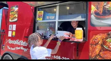 Lex’irriaz: Woman-owned food truck brings birria and karaoke to Janesville