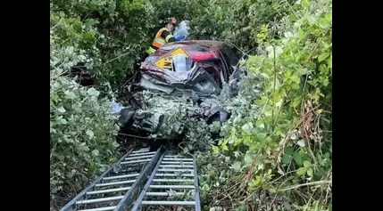 Man, woman seriously hurt in 2-car crash in Vancouver