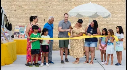 Bilingual Bookstore for Kids Hits the Road as Chicago Family Seeks to