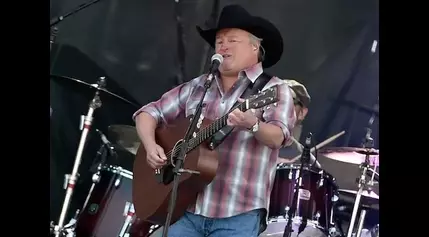 Country music stars battling serious heart issues