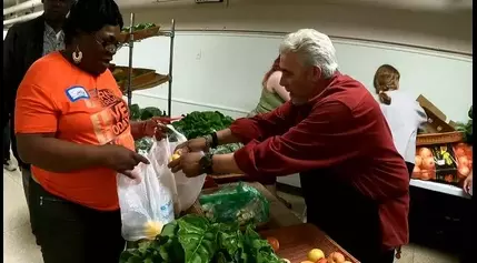 Milwaukee food pantry serves up inspiration, breaks down barriers