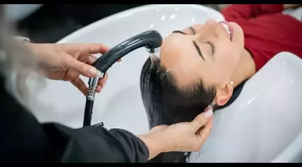 Woman takes wild revenge on hairdresser who accidentally soaked her with water