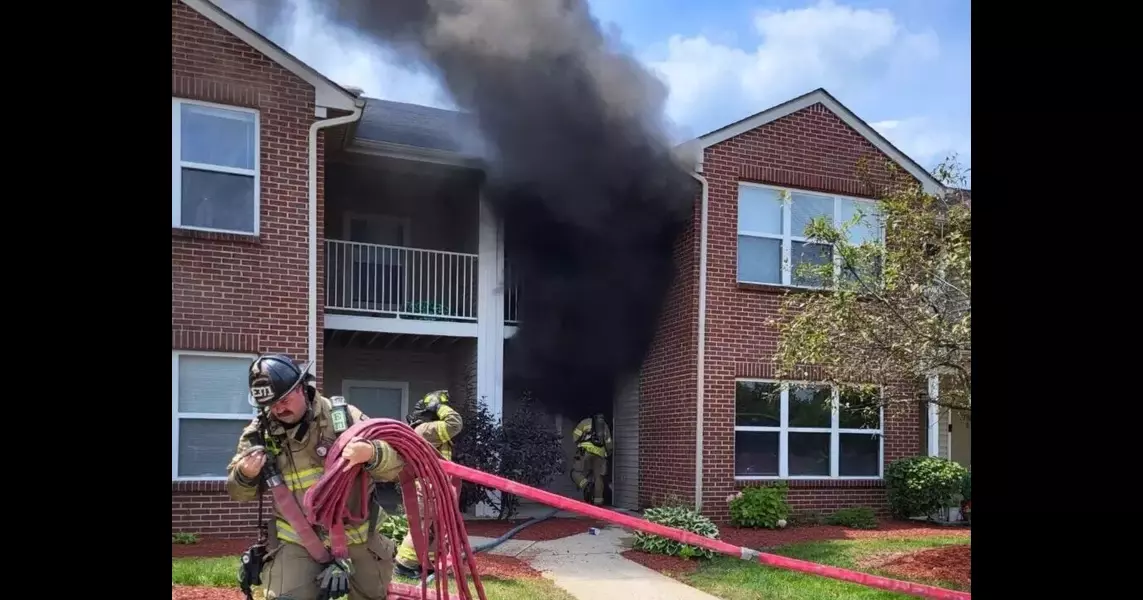 Mom, 2 kids displaced after Noblesville apartment fire