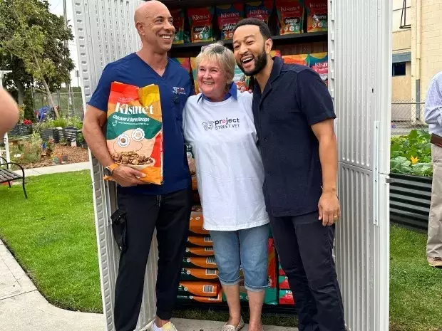 For a Good Cause: This Long Beach resident has brought a food pantry to the Multi-Service Center