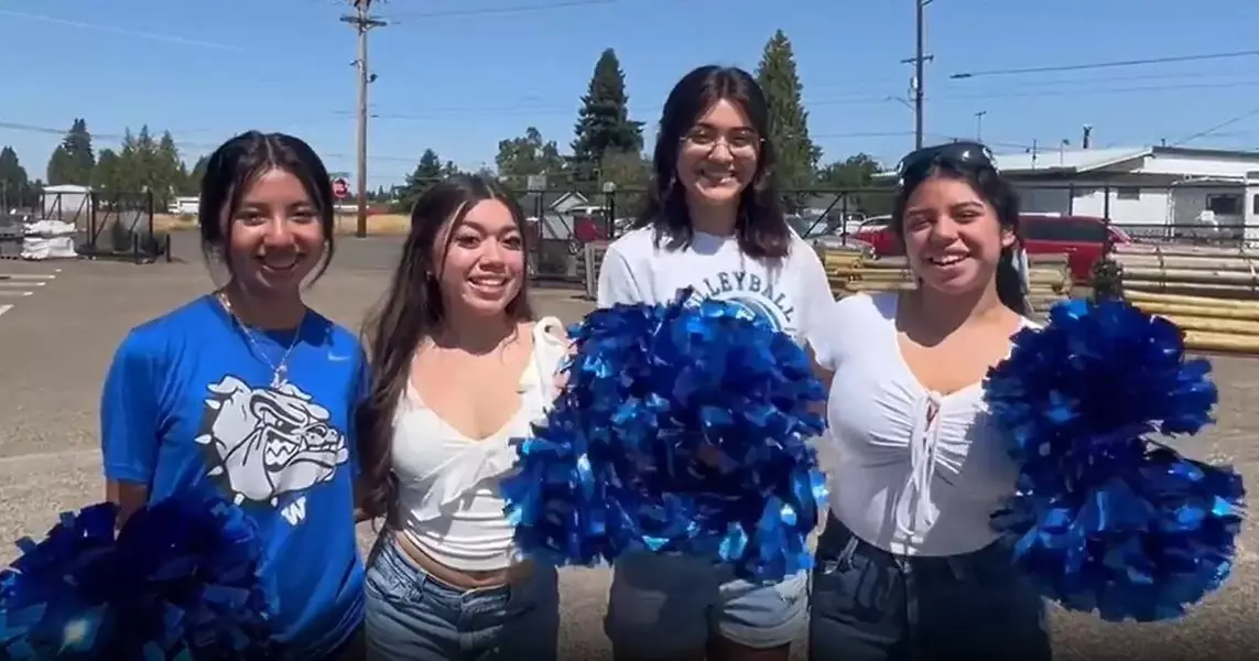 Woodburn cheer to hold car wash