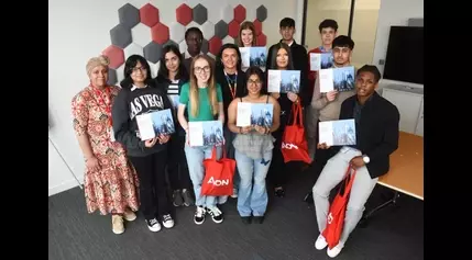 Sixteen Glasgow students take first steps towards finance careers with Aon