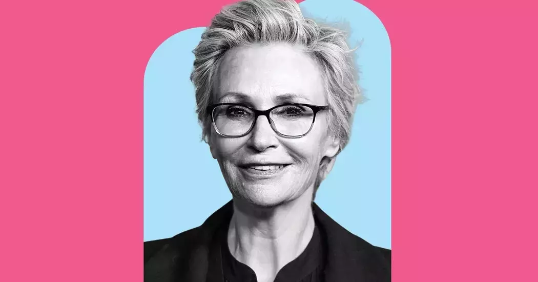 Jane Lynch Loves Being the ‘Weakest Link’ Host and Not a Contestant