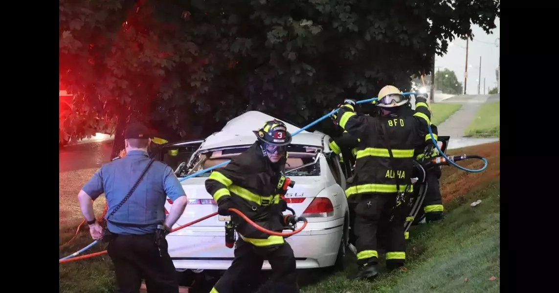 Man dead, another injured in Bethlehem after car hits tree during storm