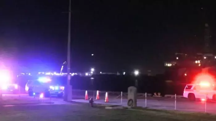 1 rescued, 3 missing after car drives off Pier 21 in Galveston