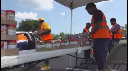 Oak Grove Missionary Baptist Church hosts mobile food pantry