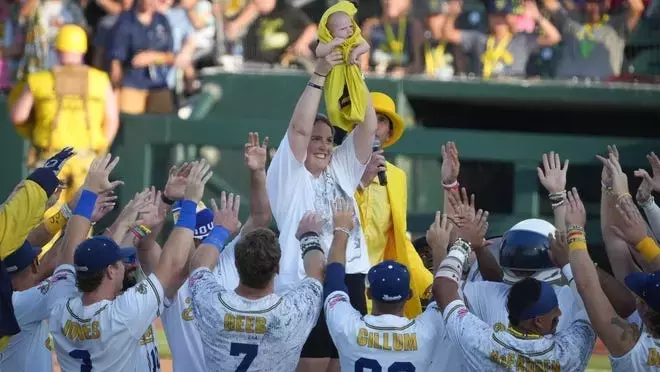 Savannah Bananas sell out 3 games at Principal Park in Des Moines