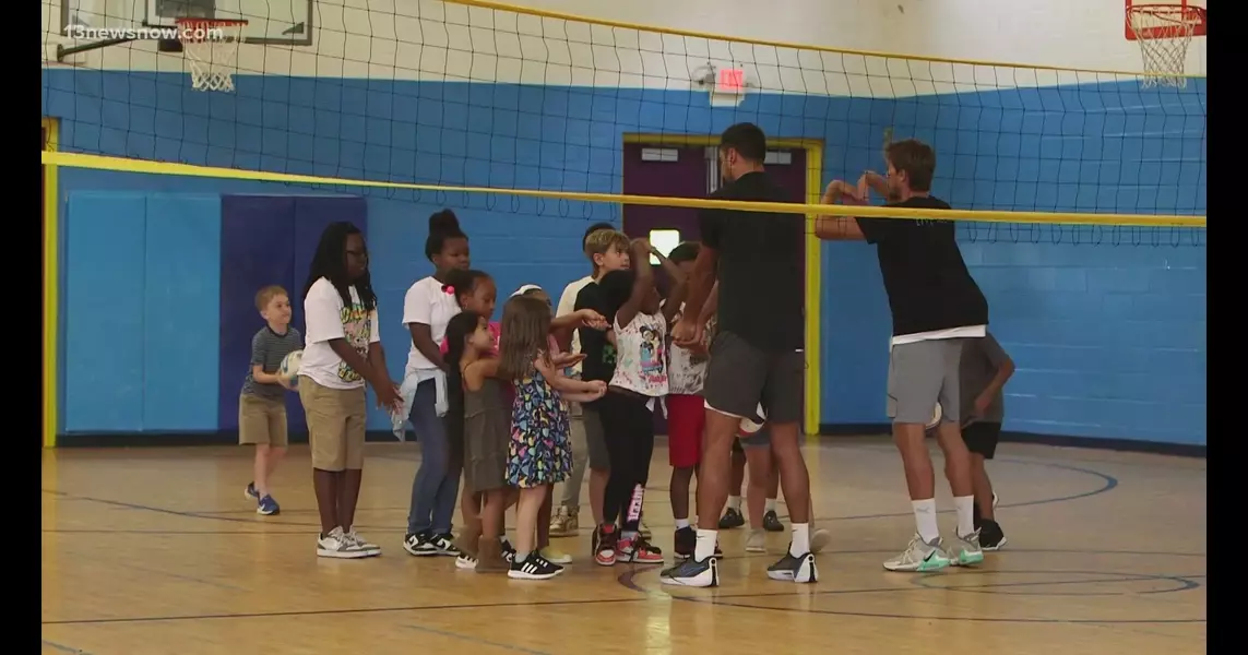 Olympic volleyball players introduce kids to the sport in Virginia Beach